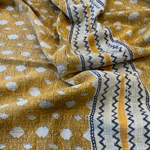Load image into Gallery viewer, Vintage Kantha Quilt K31