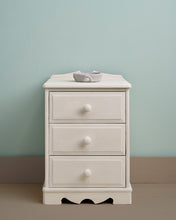 Load image into Gallery viewer, Annie Sloan Chalk Paint® - Rococo White (NEW COLOUR)
