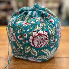 Load image into Gallery viewer, Dilly Bag
