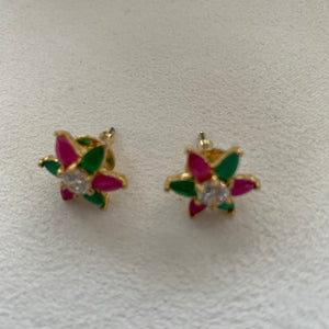Gold studs star shaped earrings with ruby and green stones J32